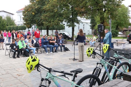 TEDEN MOBILNOSTI ZAKLJUČNA PRIREDITEV PRED KD 10 FOTO LJUBO VUKELIČ